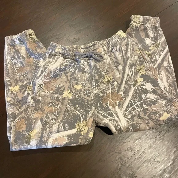 Abercrombie & Fitch Gray Camouflage Pants - Picture 3 of 3